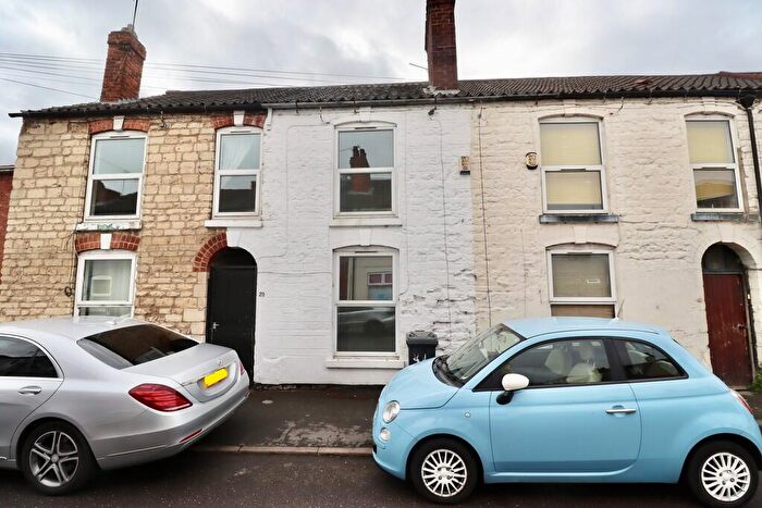 3 Bedroom Terraced House For Sale In Chelmsford Street, Lincoln, LN5