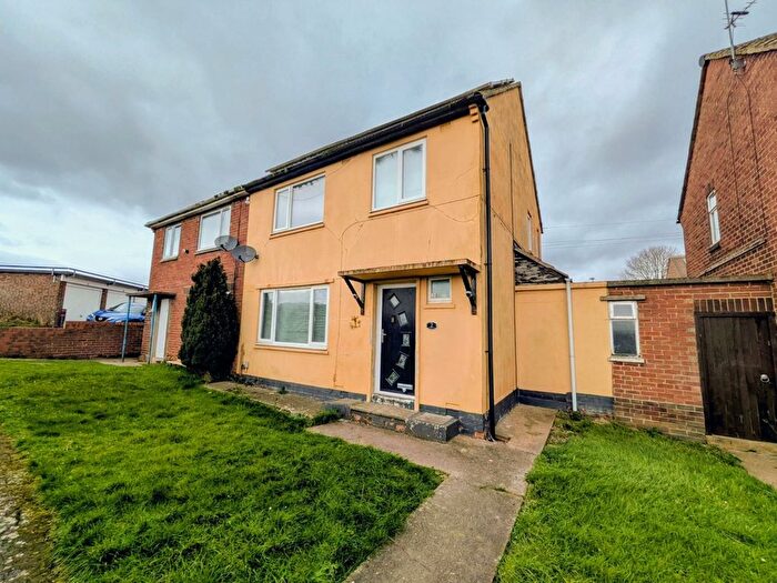 3 Bedroom Semi-Detached House For Sale In Carrside Road, Trimdon, TS29