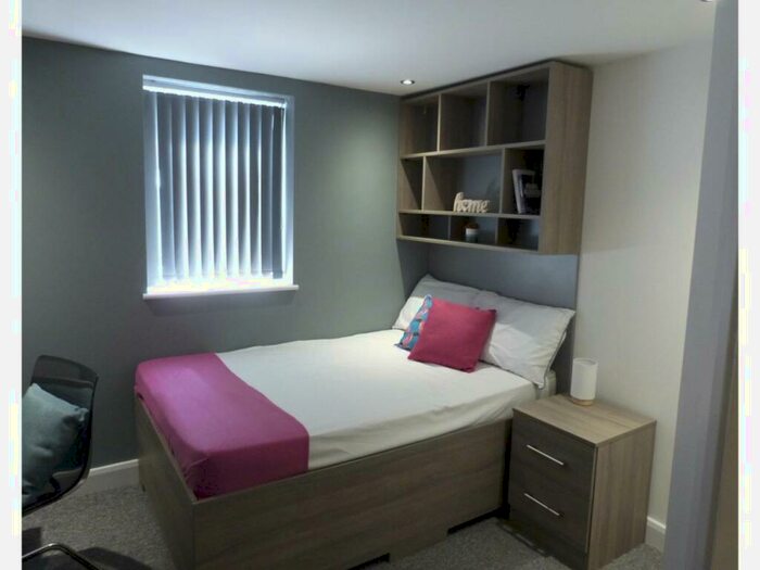 3 Bedroom Flat To Rent In Church Street, Ormskirk, L39