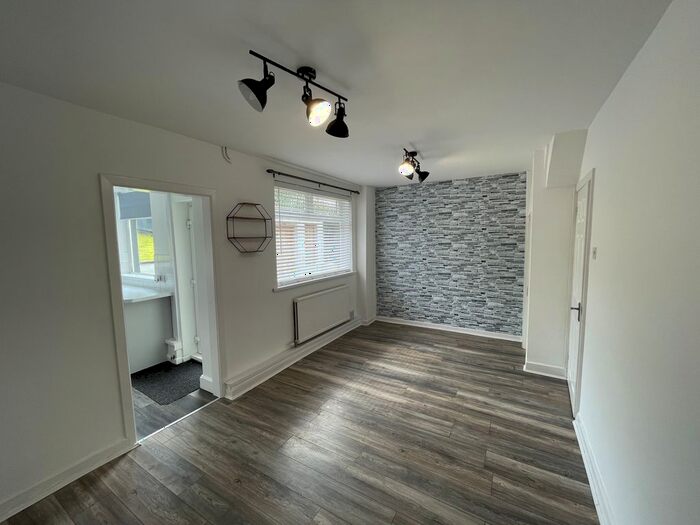 2 Bedroom Semi-Detached House To Rent In Primrose Road, Neath, SA11