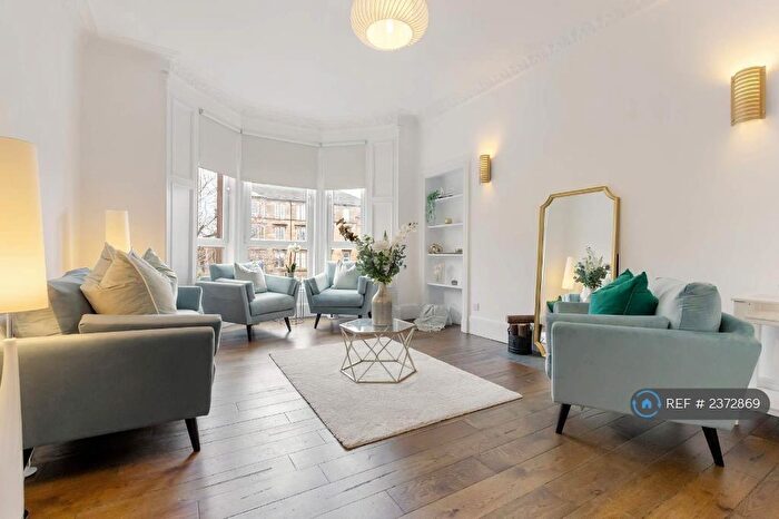 3 Bedroom Flat To Rent In Dennistoun, Glasgow, G31