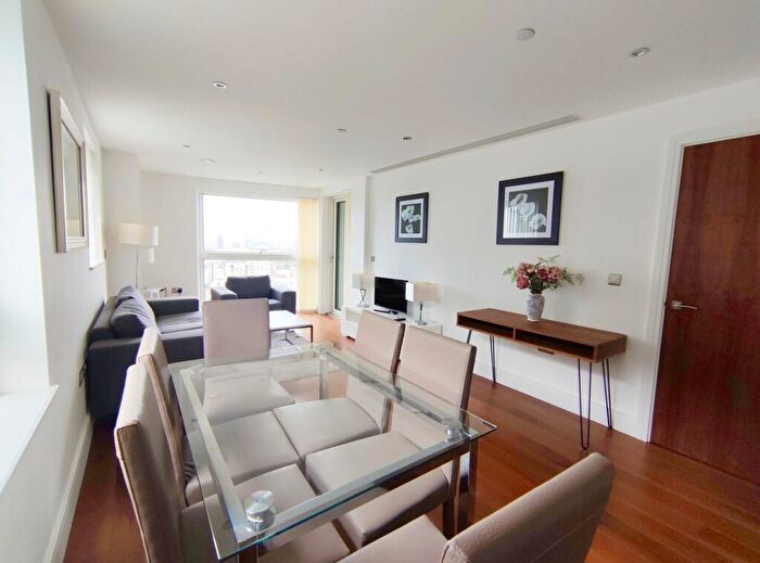 3 Bedroom Apartment To Rent In Talisman Tower, Lincoln Plaza, London, E14