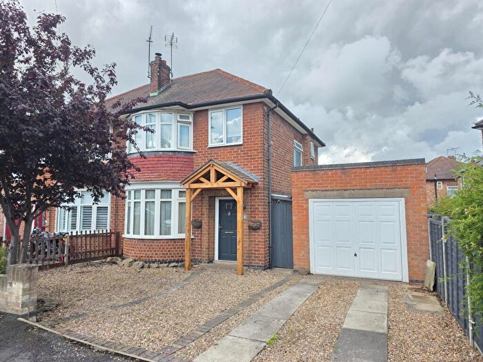 3 Bedroom Semi-Detached House For Sale In Acacia Avenue, Birstall, LE4