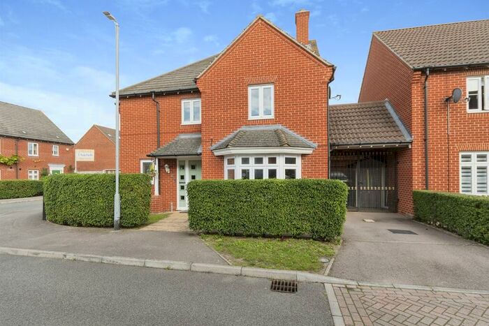4 Bedroom Detached House For Sale In Prince Edward Way, Stotfold, Hitchin, SG5