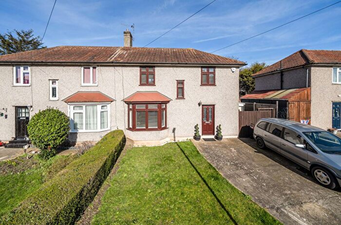 3 Bedroom Semi Detached House For Sale In Henwick Road, Eltham, SE9