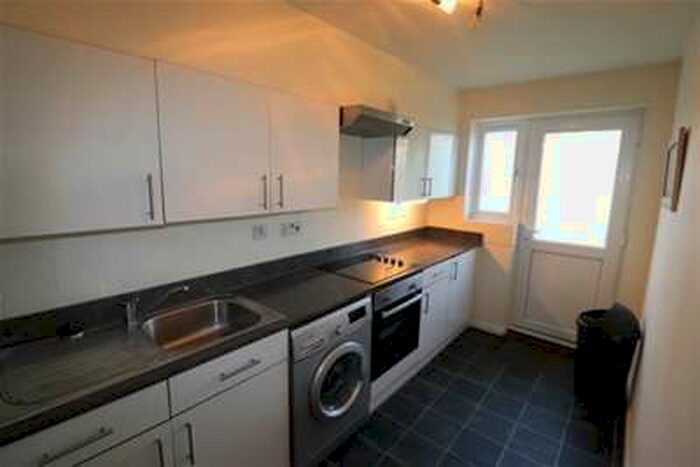 1 Bedroom Flat To Rent In Ingatestone Village, CM4