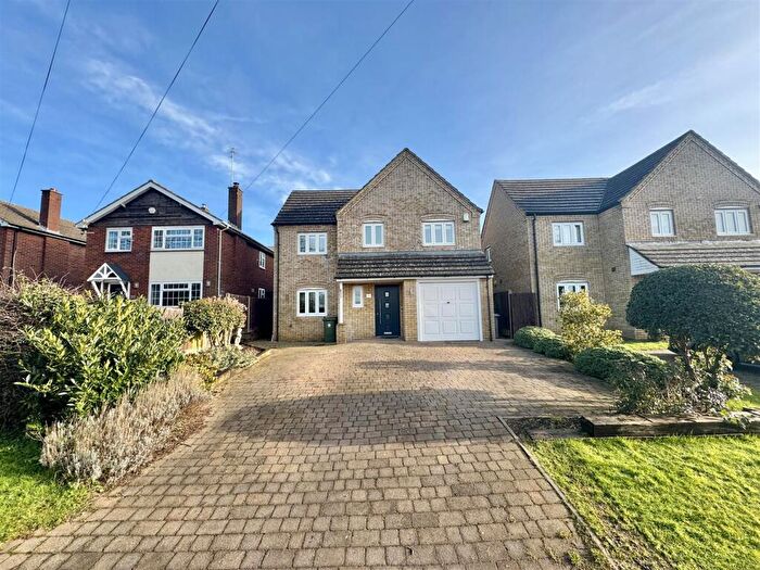 4 Bedroom Detached House For Sale In Barton Road, Gravenhurst, Bedfordshire, MK45