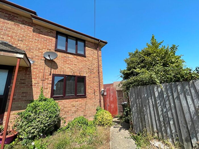 2 Bedroom House To Rent In Fleet Close, Ryde, PO33