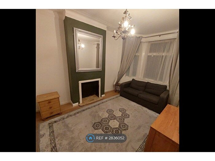 1 Bedroom Flat To Rent In Newham, London, E6