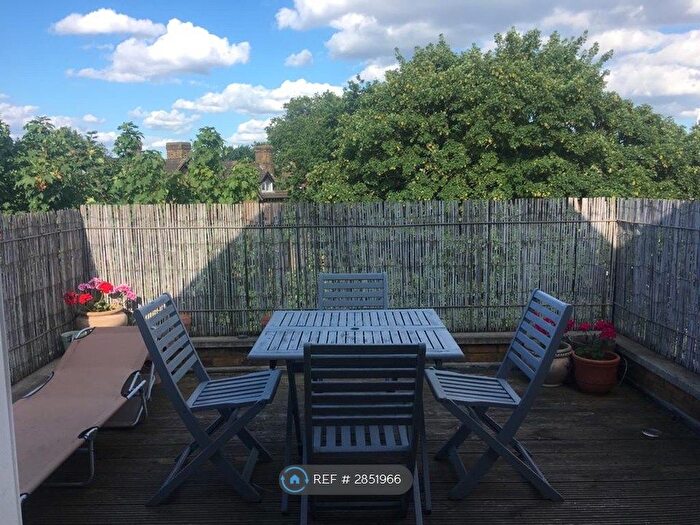 3 Bedroom Flat To Rent In Lenham Rd., London, SE12