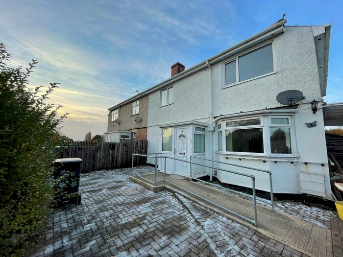 4 Bedroom Property To Rent In Beech Avenue, Swindon SN2