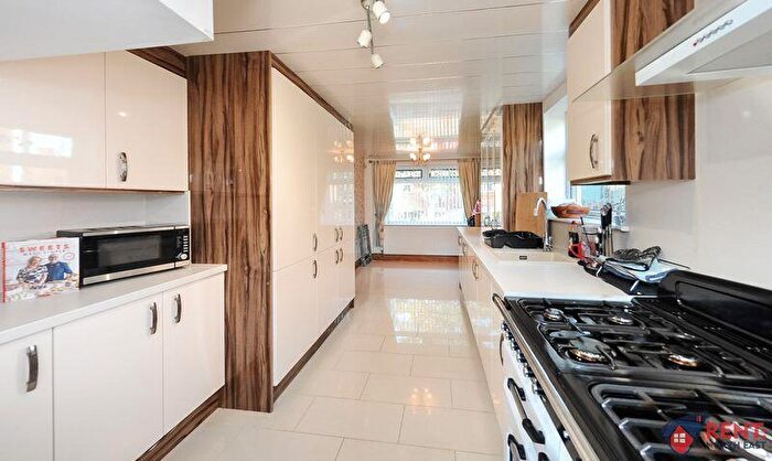 3 Bedroom Semi Detached House To Rent In St Edmunds Drive, Gateshead, NE10