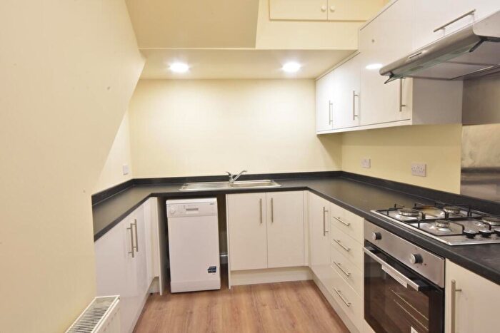 6 Bedroom Terraced House To Rent In Oxnam Crescent, Spital Tongues, NE2