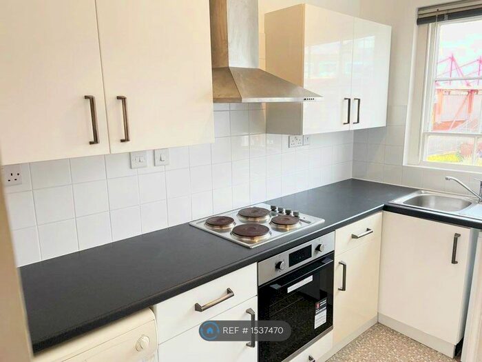 1 Bedroom Flat To Rent In Old Tiverton Road, Exeter, EX4