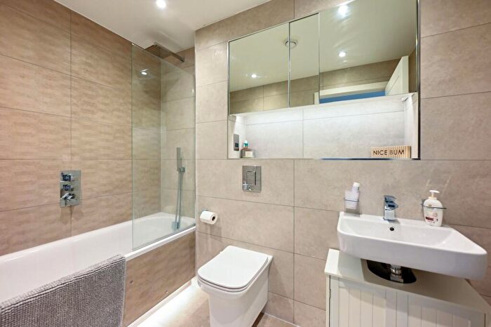 1 Bedroom Apartment To Rent In Farnborough Road, Farnborough, GU14