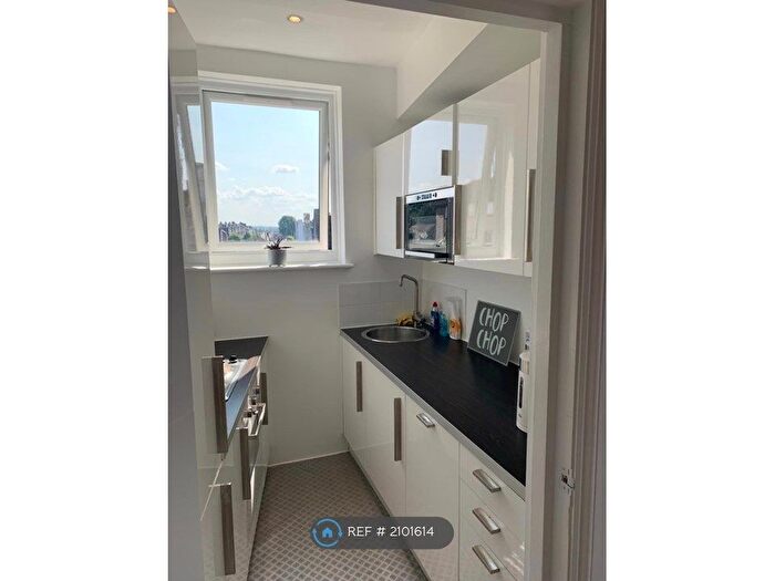 2 Bedroom Flat To Rent In Streatham, London, SW16