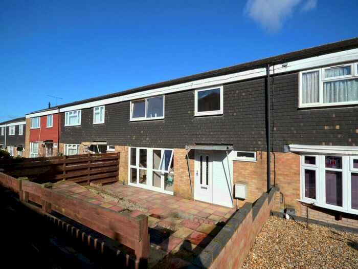 Terraced House To Rent In Wisden Road, Stevenage, Hertfordshire, SG1