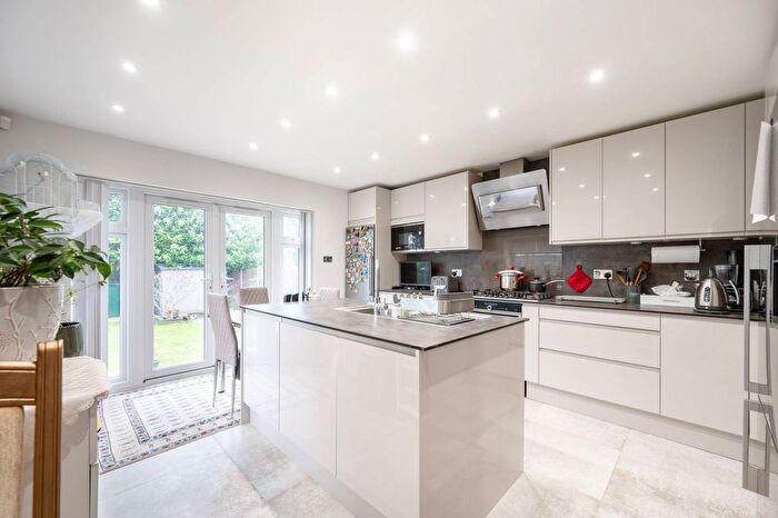 5 Bedroom Semi Detached House For Sale In Chamberlayne Road, Kensal Rise, London, NW10