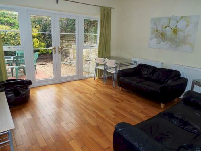 5 Bedroom Property To Rent In Canton Street- Off Bedford Place, SO15