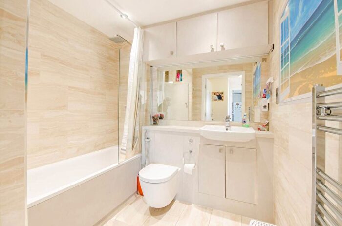 1 Bedroom Flat To Rent In Phoenix Heights West, Canary Wharf, London, E14