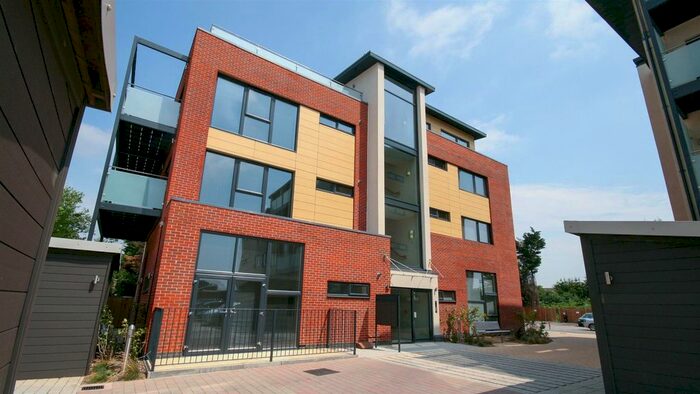 2 Bedroom Flat To Rent In Cypress Court, Kingswood Place, Hayes, UB4