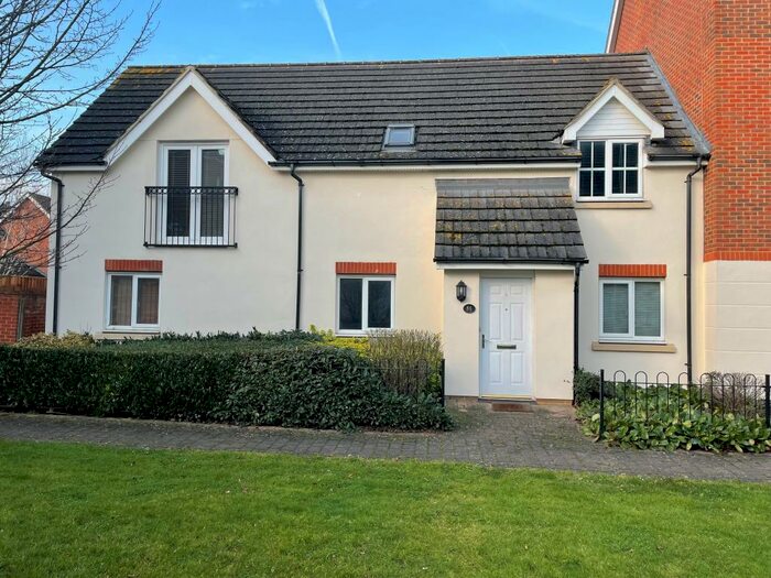 2 Bedroom Apartment To Rent In Baden Powell Close, Chelmsford, CM2