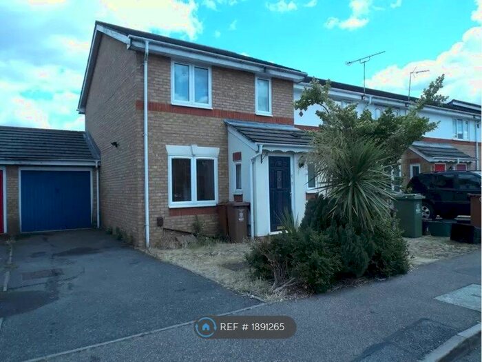 3 Bedroom End Of Terrace House To Rent In Sandpiper Drive, Erith, DA8