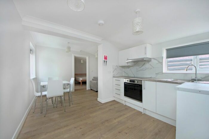 1 Bedroom Flat To Rent In The Vale, W3