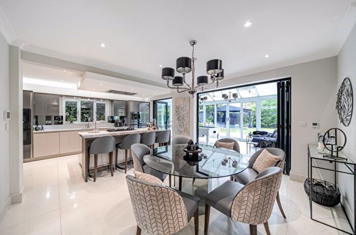 5 Bedroom Detached House For Sale In Highbarrow Close, West Purley, CR8