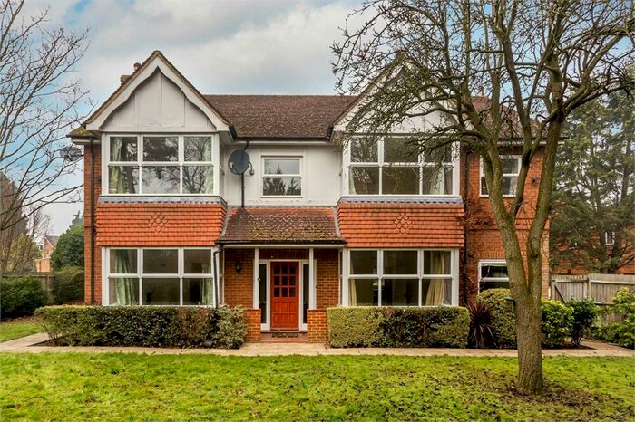5 Bedroom Detached House To Rent In Hersham Road, Walton-On-Thames, Surrey, KT12