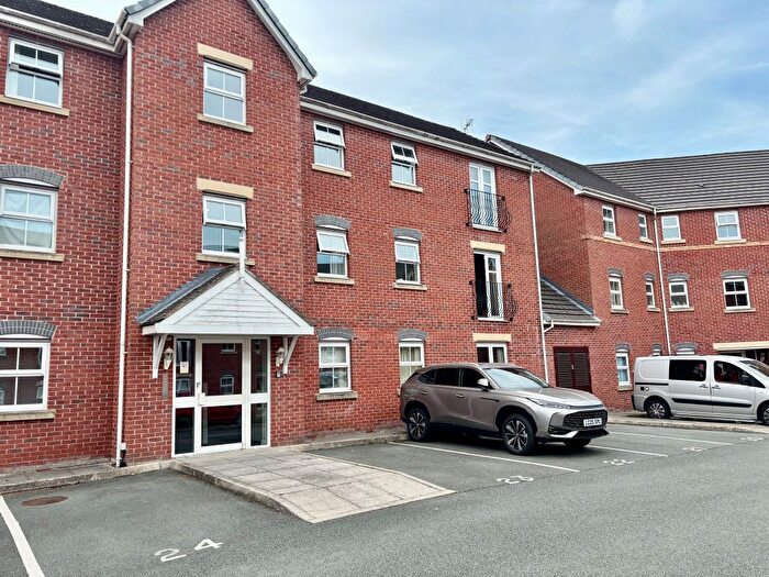 2 Bedroom Flat For Sale In Bridgewater Close, Frodsham, WA6
