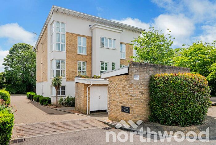 2 Bedroom Flat For Sale In Revere Way, West Ewell, Epsom, KT19