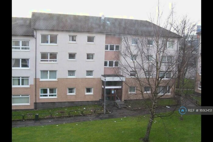 3 Bedroom Flat To Rent In **Hmo Licensed** Mcaslin Court, Glasgow, G4