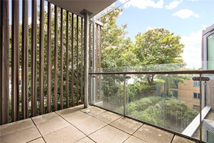Studio For Sale In Blackthorn Avenue, London, N7