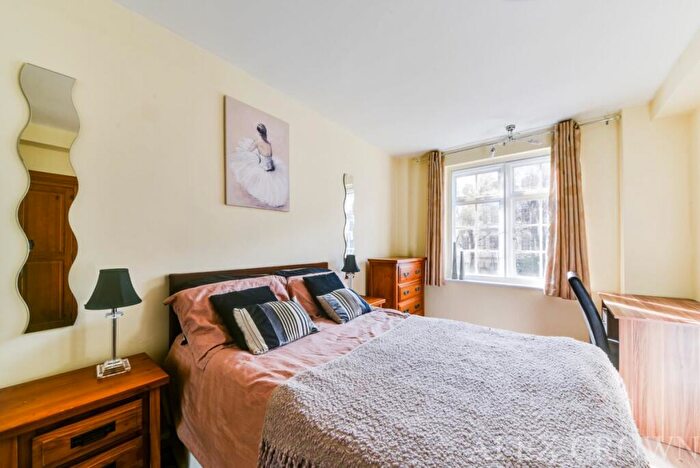 1 Bedroom Apartment To Rent In Langford Court, Abbey Road, St Johns Wood, NW8