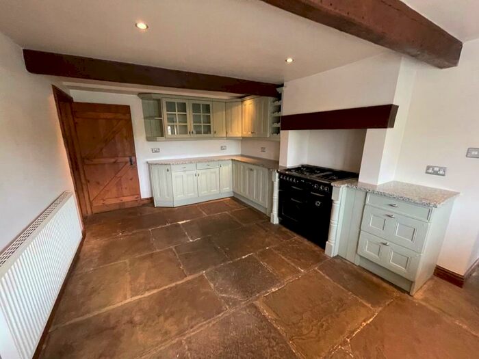 3 Bedroom Cottage To Rent In Bull Green Road, Huddersfield, HD3