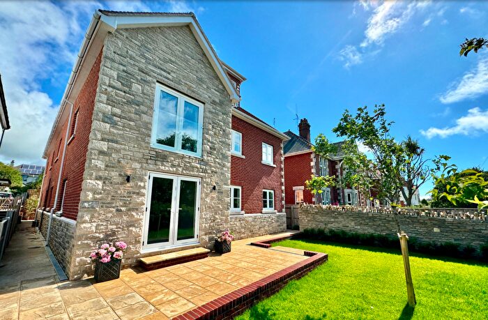 3 Bedroom Flat To Rent In Victoria Avenue, Swanage, BH19