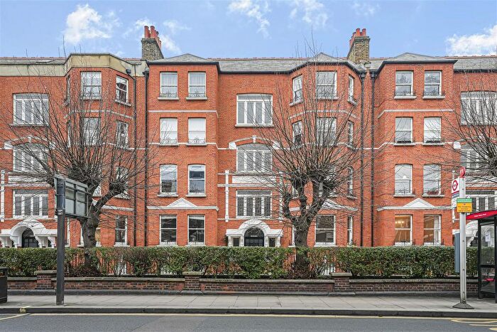 3 Bedroom Flat To Rent In Fulham Road, Parsons Green, SW6
