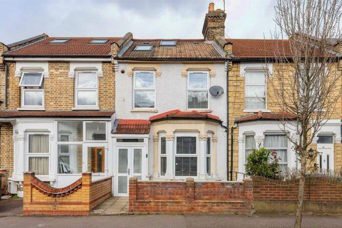 4 Bedroom House To Rent In Dunedin Road, London, E10