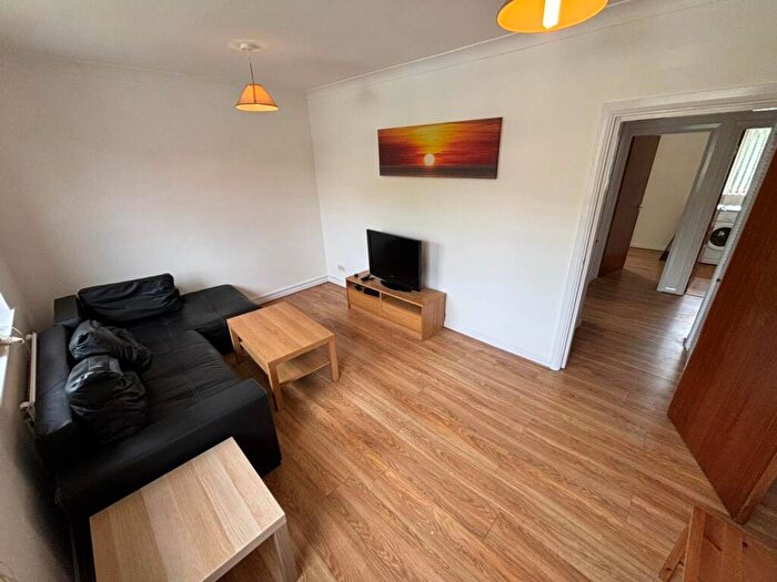 1 Bedroom Flat To Rent In Brook Road, Fallowfield, M14