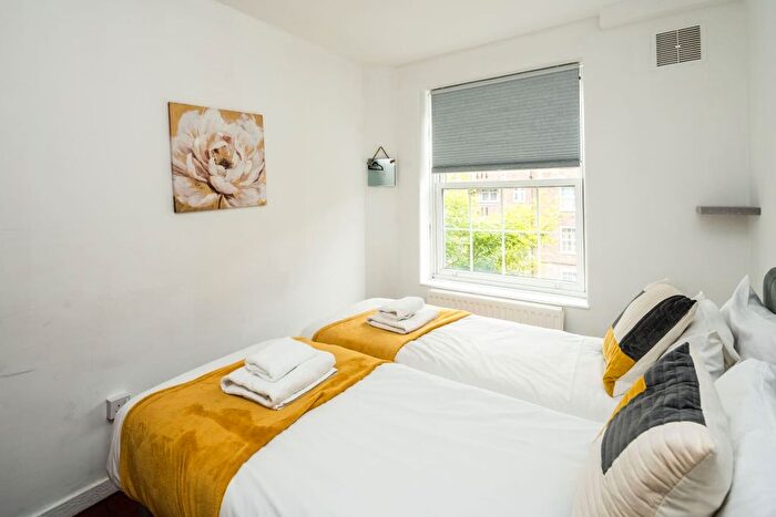 3 Bedroom Flat To Rent In Loughborough Road, London, SW9