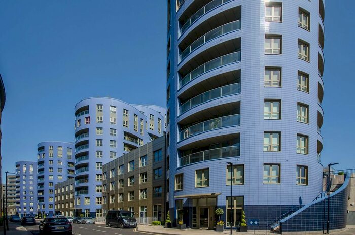 2 Bedroom Flat To Rent In Queensland Road, Arsenal, London, N7