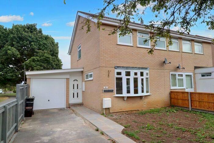 3 Bedroom House To Rent In Goss Drive, Street, BA16