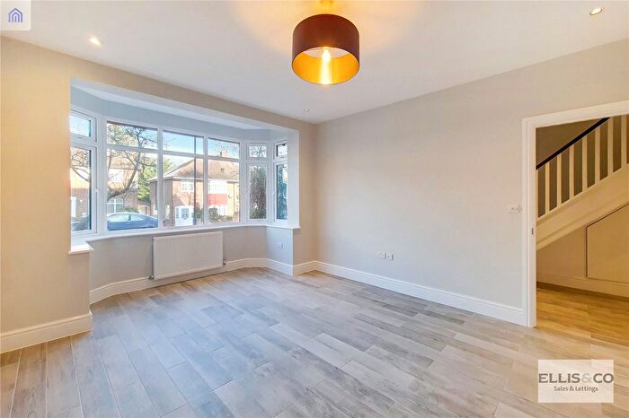 5 Bedroom Semi-Detached House To Rent In Park Chase, Wembley, HA9