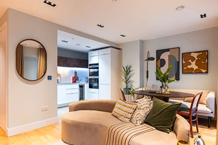 1 Bedroom Flat For Sale In Langley Lane, London, SW8