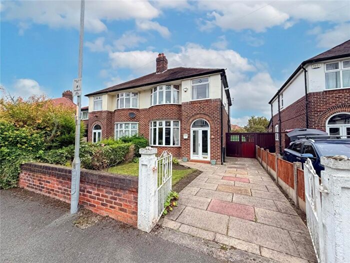 3 Bedroom Semi-Detached House For Sale In Ferndene Road, Didsbury, M20
