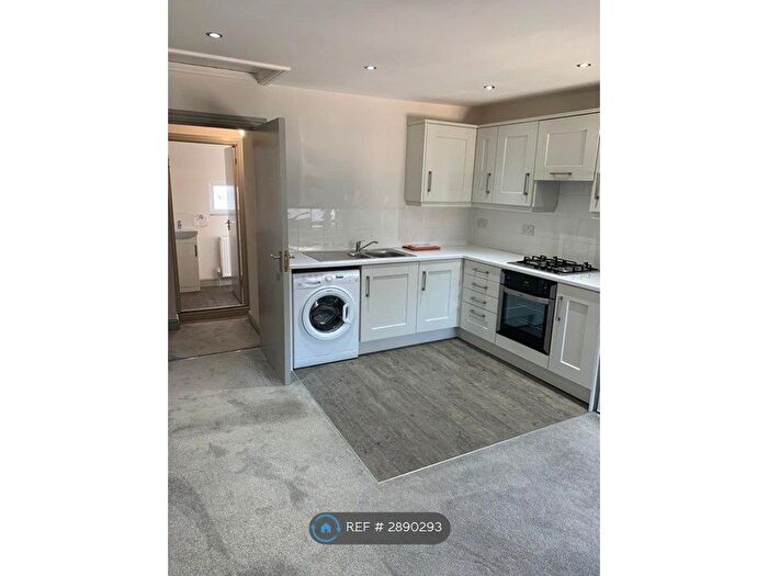 2 Bedroom Flat To Rent In Church Street, Lutterworth, LE17