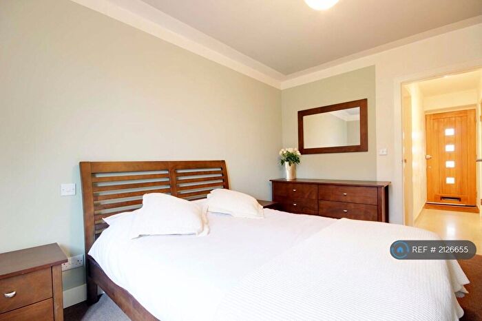 2 Bedroom Flat To Rent In Garnet House, Wapping, E1W