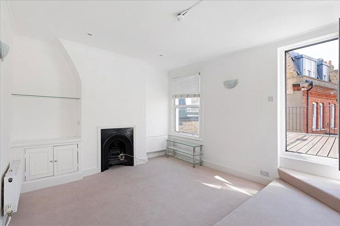 2 Bedroom Flat To Rent In Fulham Road, Fulham, London, SW6