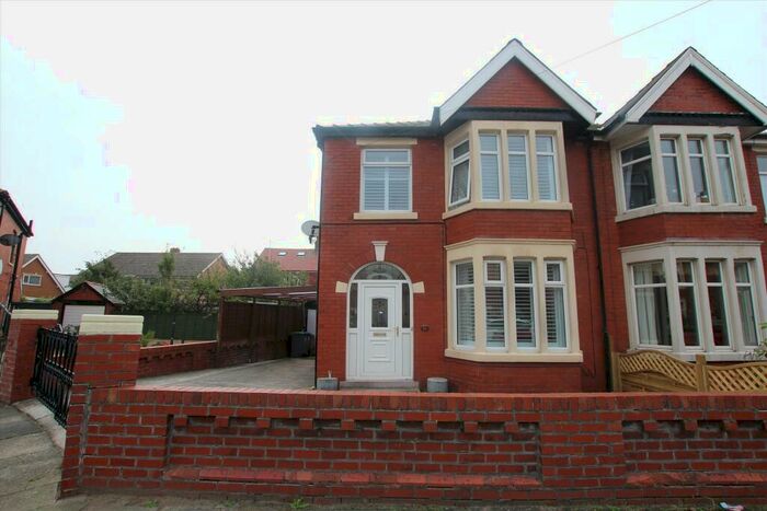 3 Bedroom House To Rent In Chiltern Avenue, Blackpool, FY4